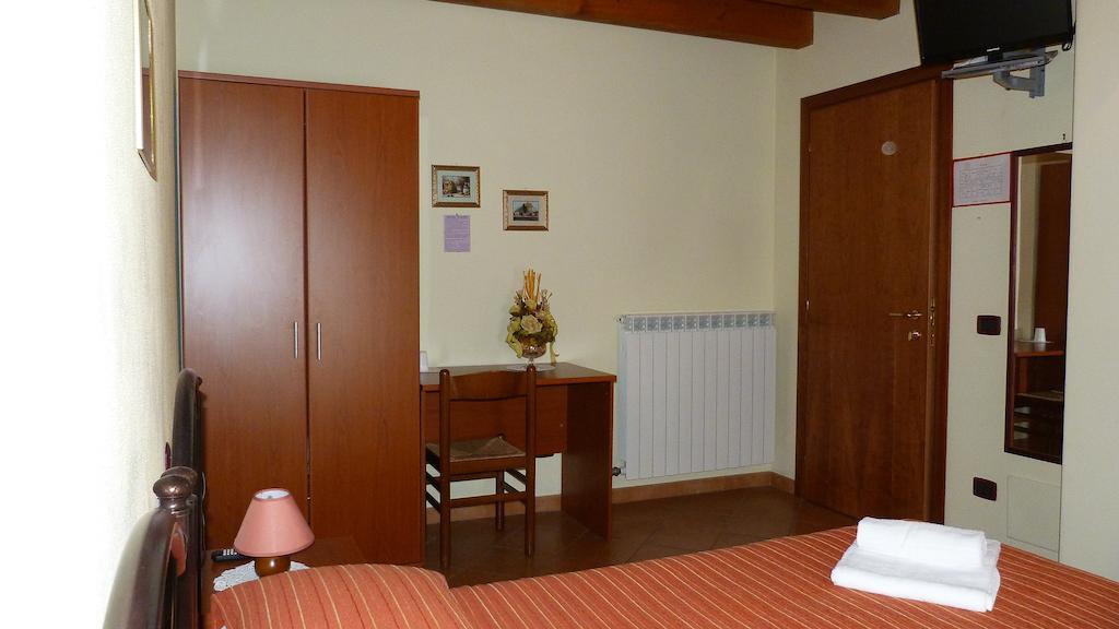 Agriturismo Ai Due Volti Dossobuono Quarto foto